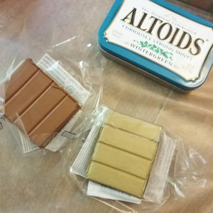 How to make an altered Altoid tin