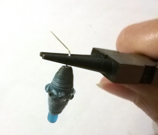 Making a loop in a head pin for earrings