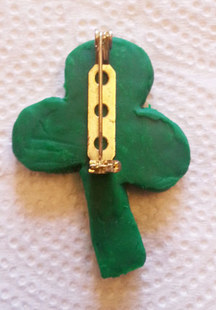 Gluing pin to the shamrock 