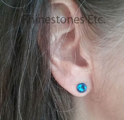 Rhinestone stud earrings