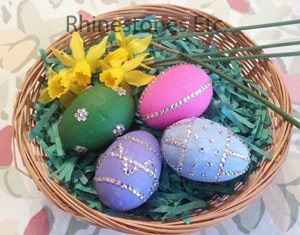 Easy to make rhinestone embellished Easter eggs for your table